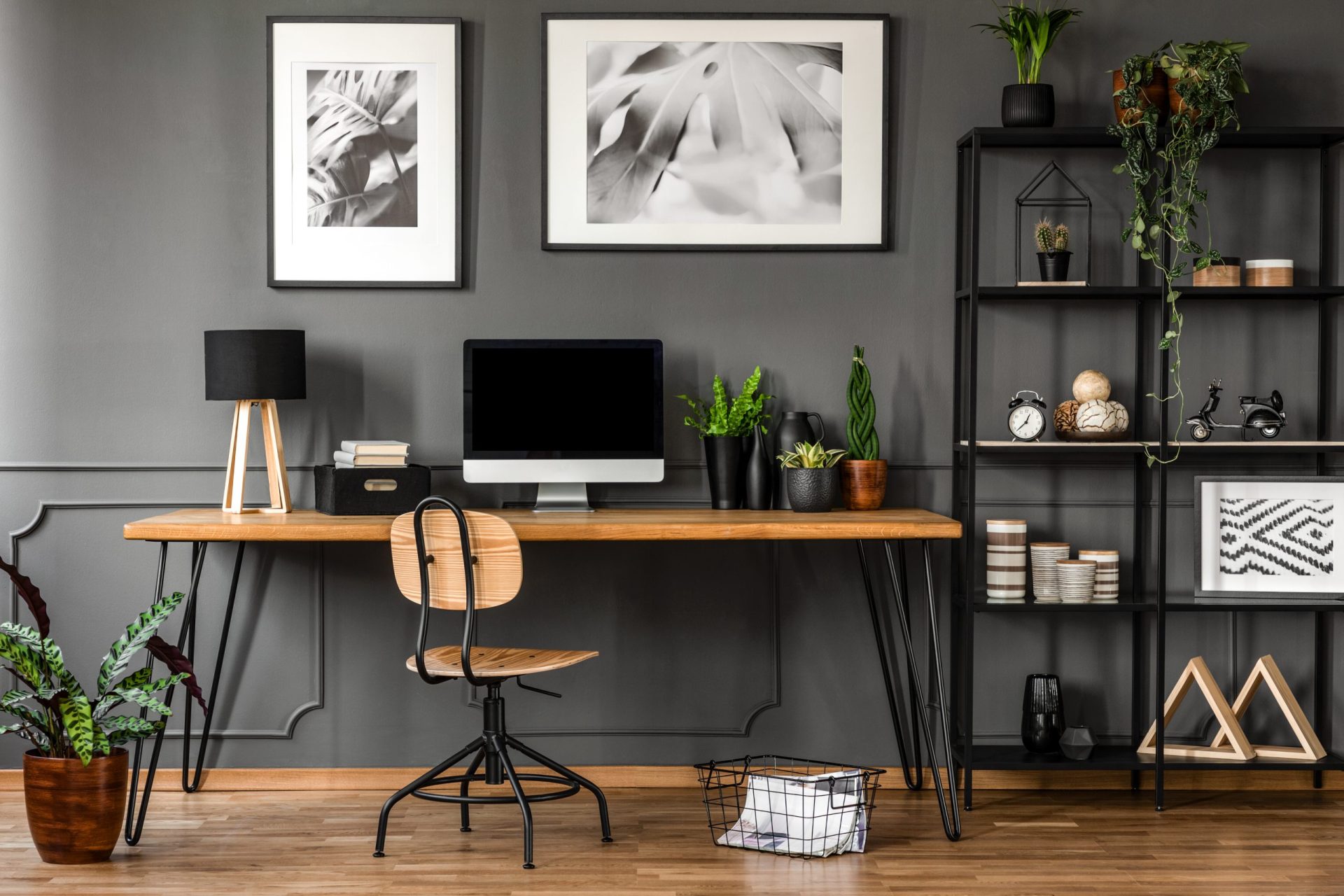 Top tips to create a perfect workspace at home